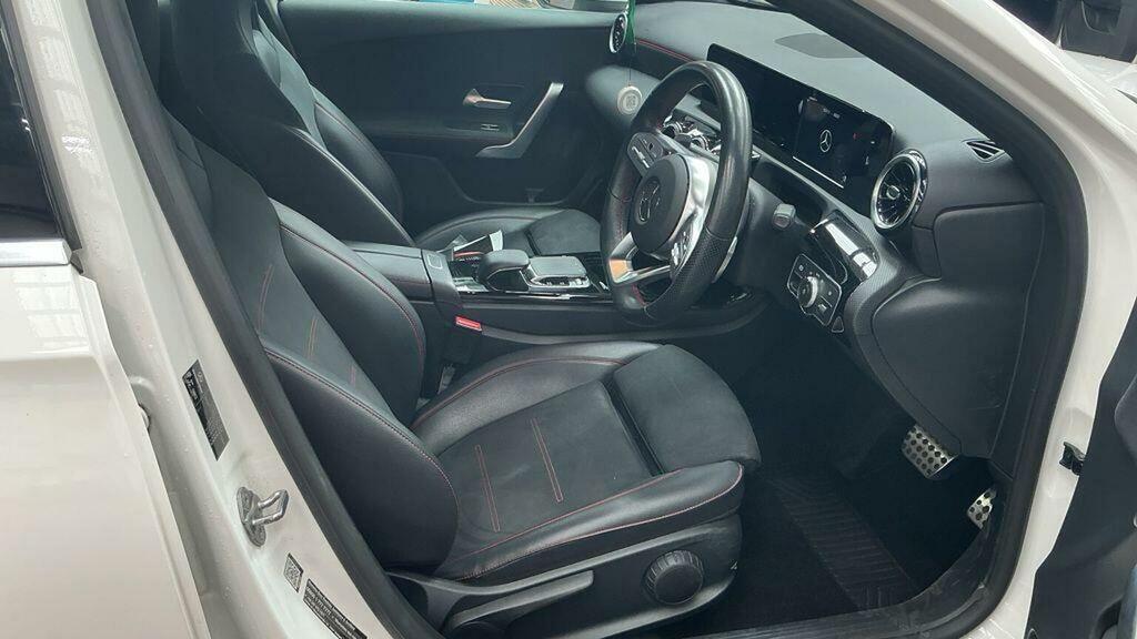 Mercedes-Benz A Class 1.5 A180d Amg Line 7G-dct Euro 6 Ss White #3