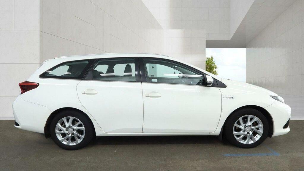 Toyota Auris 1.8 Vvt-h Business Edition Touring Sports Cvt Euro White #6