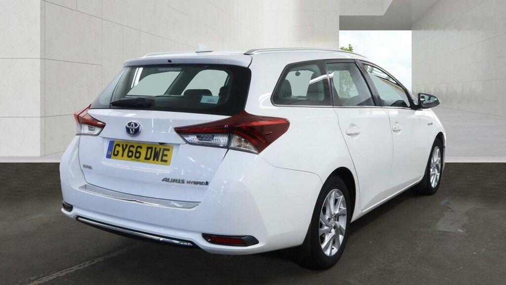 Toyota Auris 1.8 Vvt-h Business Edition Touring Sports Cvt Euro White #5