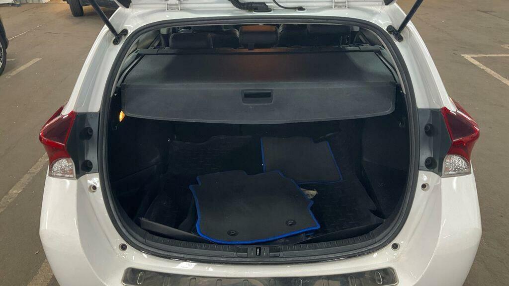 Toyota Auris Hatchback Blue #10