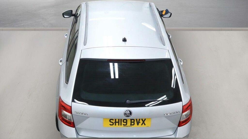 Skoda Octavia 2.0 Tdi Cr Se Technology Grey #9