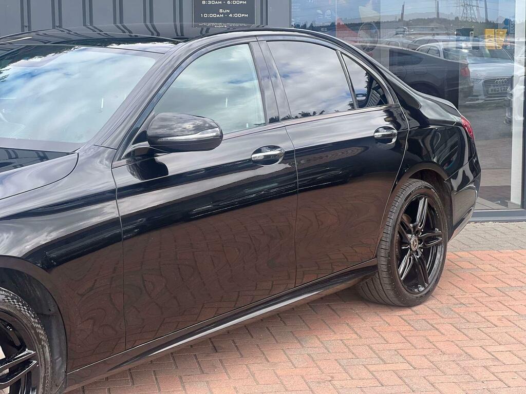 Mercedes-Benz E Class 2.0 E220d Amg Line Premium Plus G-tronic 4Matic Black #2