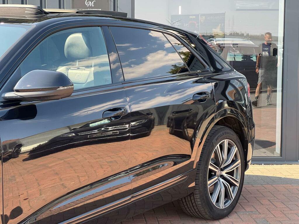 Audi Q8 S Line Black #2