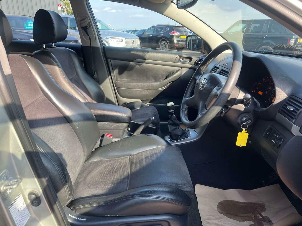 Toyota Avensis 1.8 Vvt-i T3-x Grey #11
