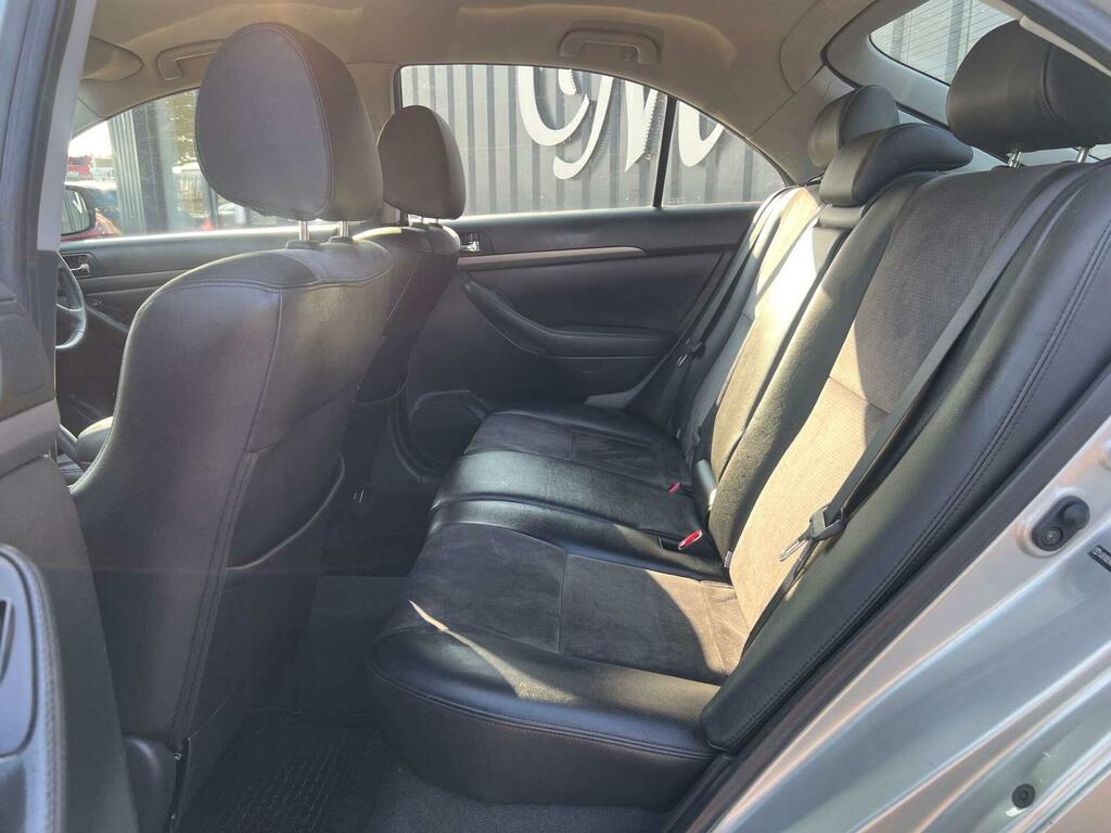 Toyota Avensis 1.8 Vvt-i T3-x Grey #21