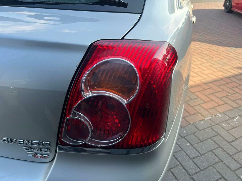 Toyota Avensis 1.8 Vvt-i T3-x Grey #7