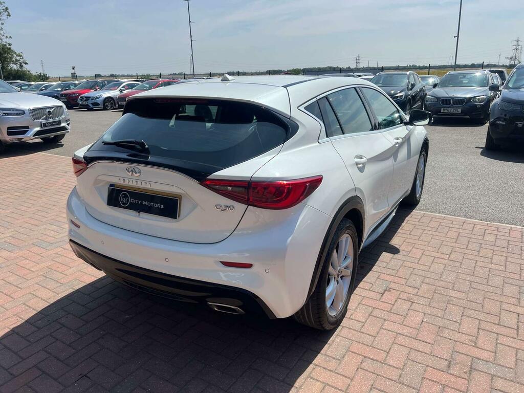 Infiniti Q30 Hatchback Grey #8