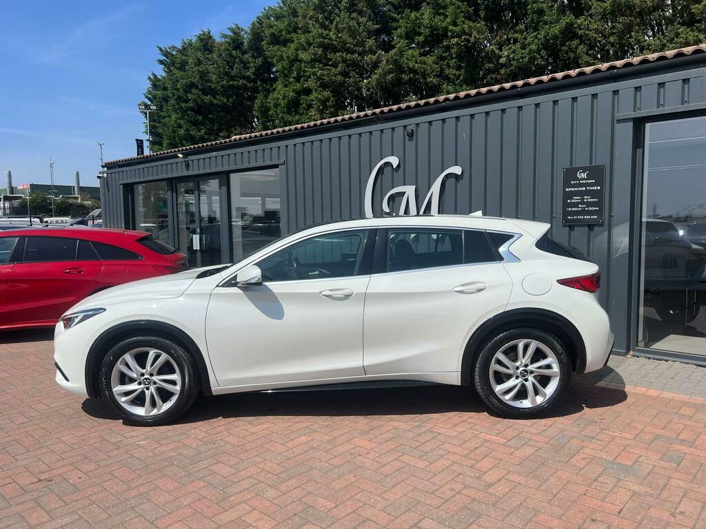 Infiniti Q30 Hatchback Grey #13