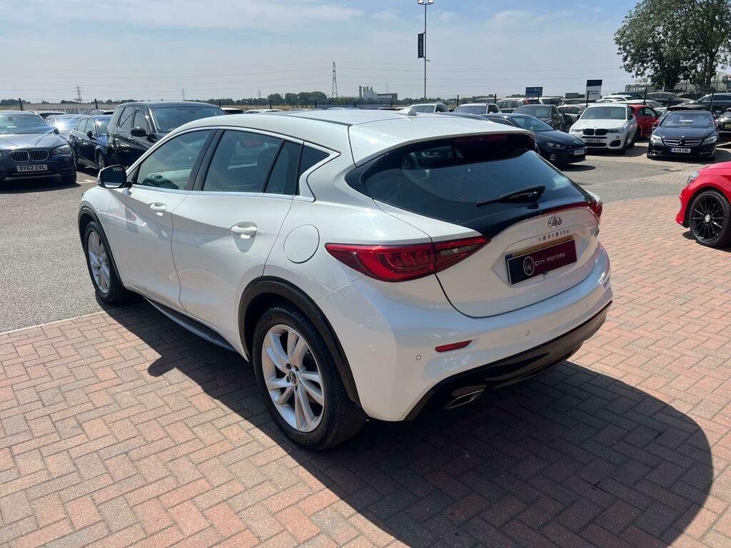 Infiniti Q30 Hatchback Grey #11
