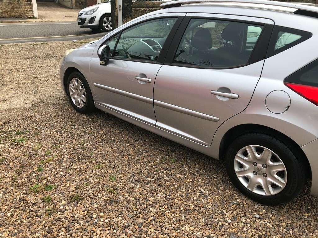 Peugeot 207 1.6 Hdi 92 Active Silver #4