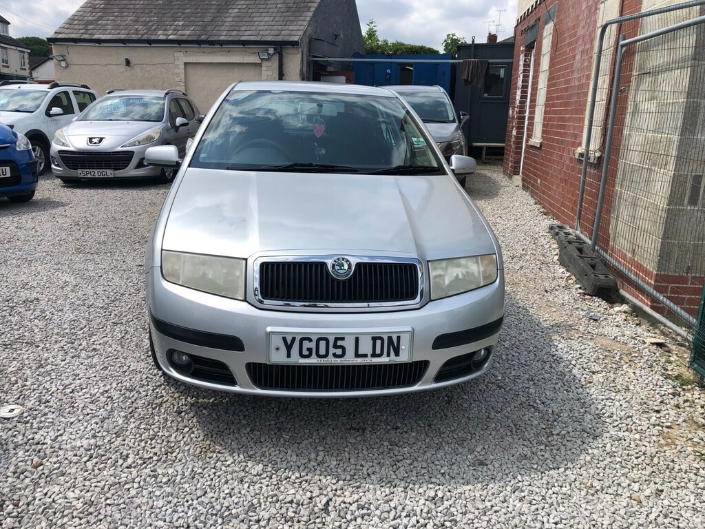 Skoda Fabia 1.2 12V Ambiente 64Hp Silver #3