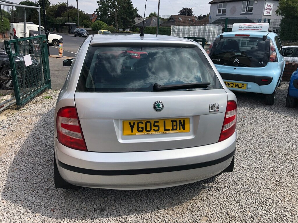 Skoda Fabia 1.2 12V Ambiente 64Hp Silver #5