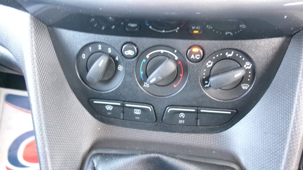 Ford Transit Connect Ford Transit Connect 2018 YP18EWN Black #4