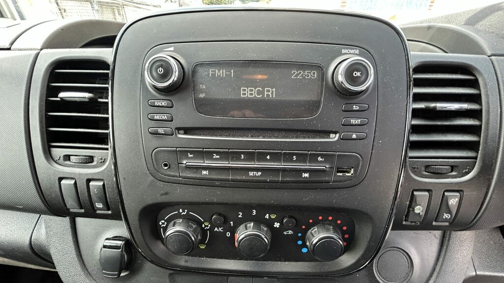 Vauxhall Vivaro Vauxhall Vivaro 2018 Yellow #2