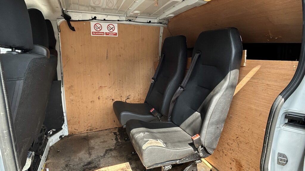 Renault Trafic Sl28 Blue Dci 130 Business Van White #11