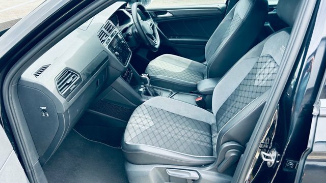 Volkswagen Tiguan Tsi R-line Suv PL73SGU Black #3