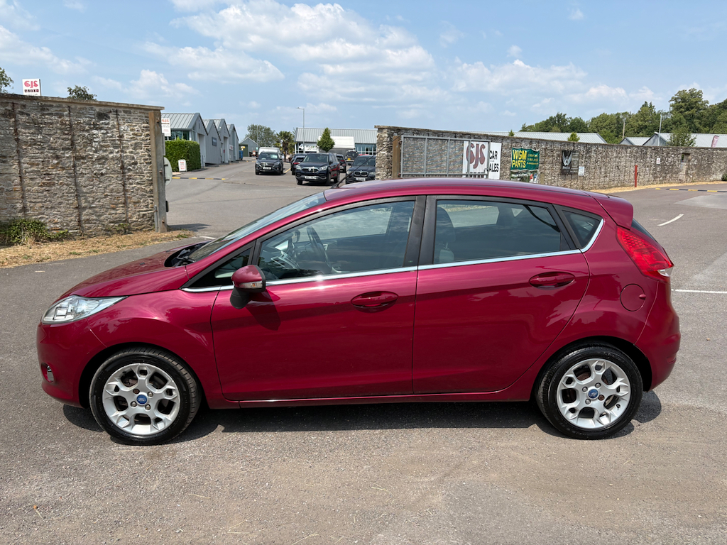 Ford Fiesta Zetec Red #5