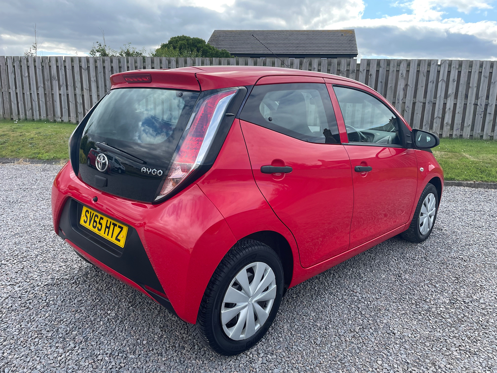 Toyota Aygo Hatchback SV65HTZ Red #3