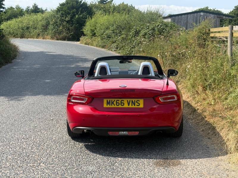 Fiat 124 Spider Lusso White #12