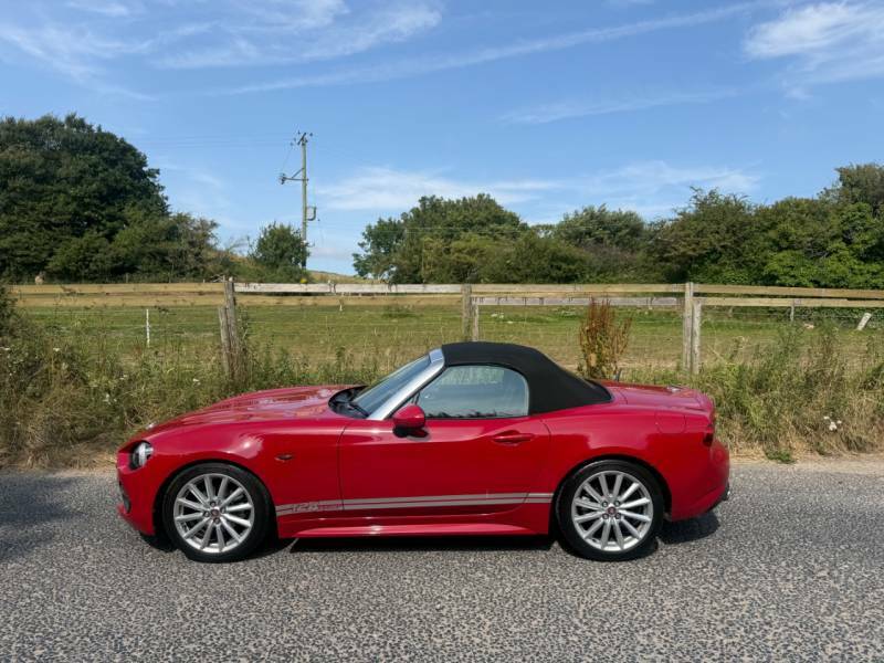 Fiat 124 Spider Lusso White #14