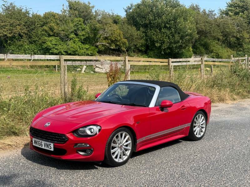 Fiat 124 Spider Lusso White #13