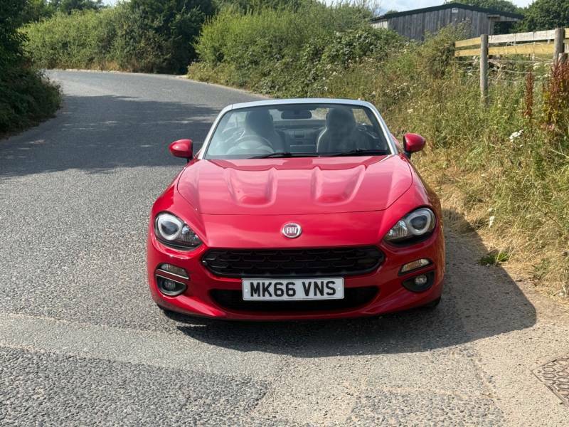 Fiat 124 Spider Lusso White #11