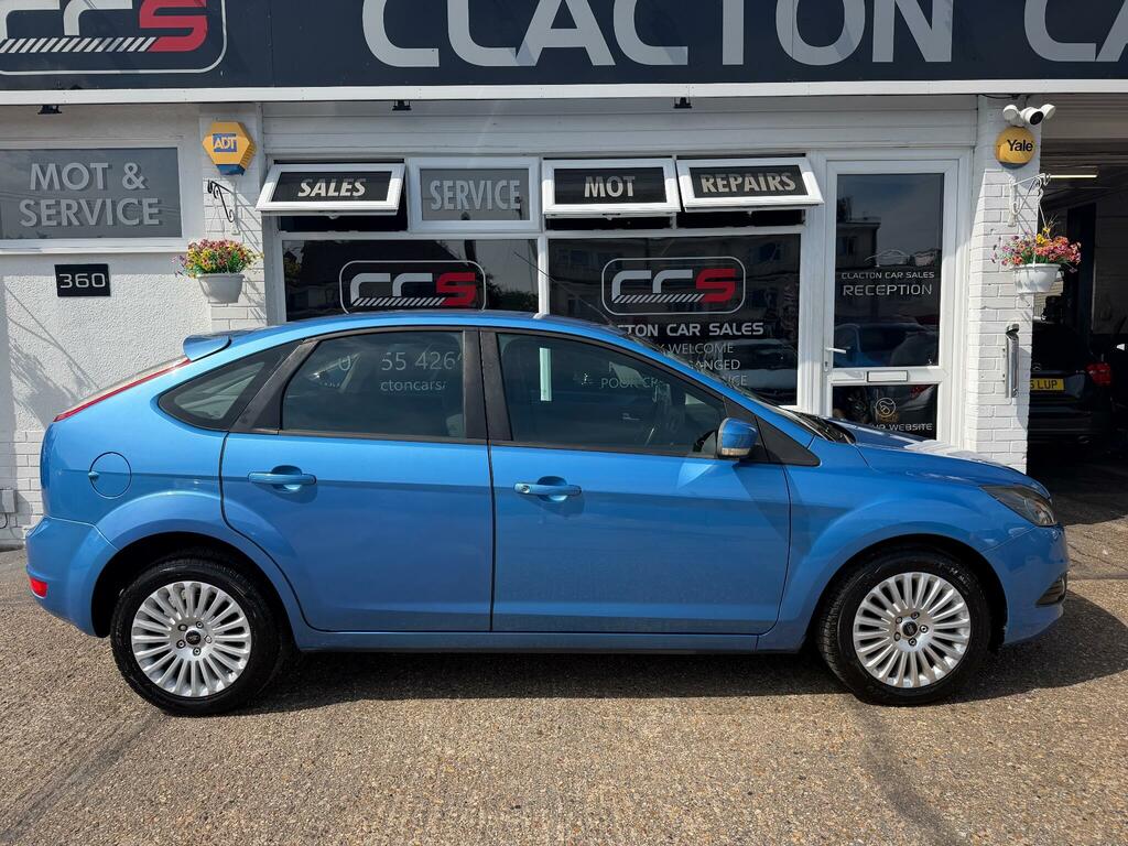 Ford Focus Hatchback  #2