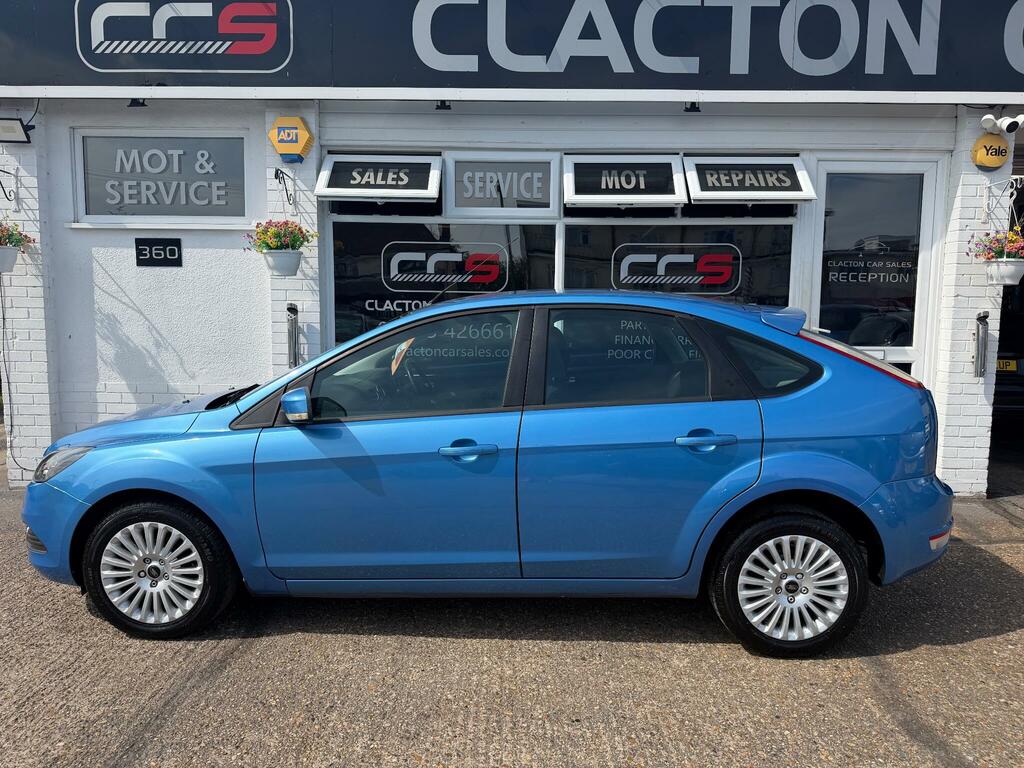 Ford Focus Hatchback  #6