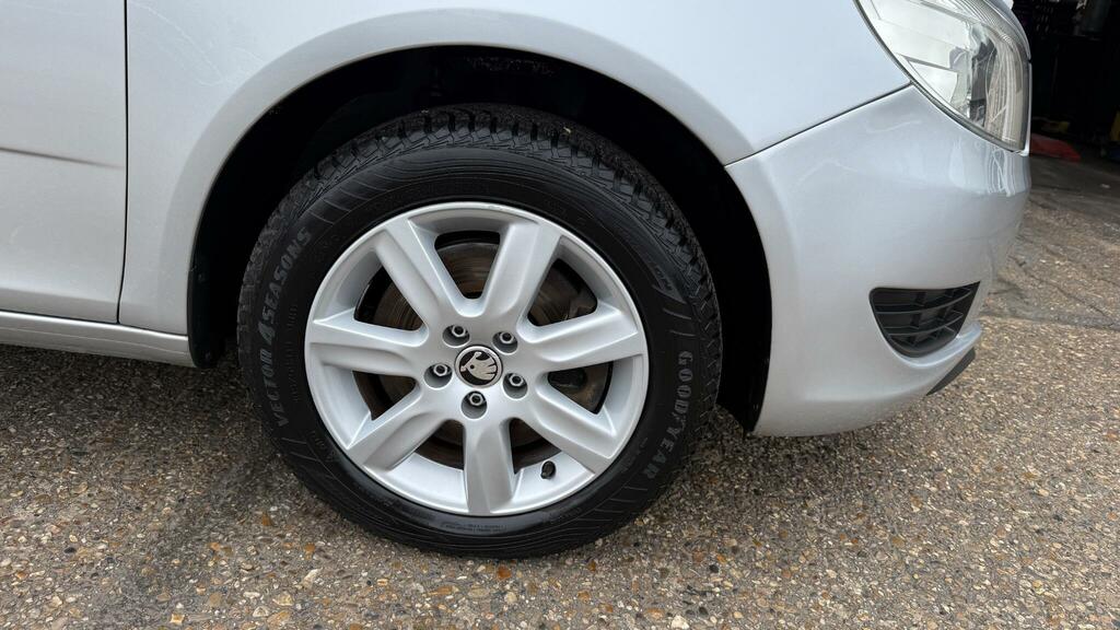 Skoda Fabia Hatchback Beige #21