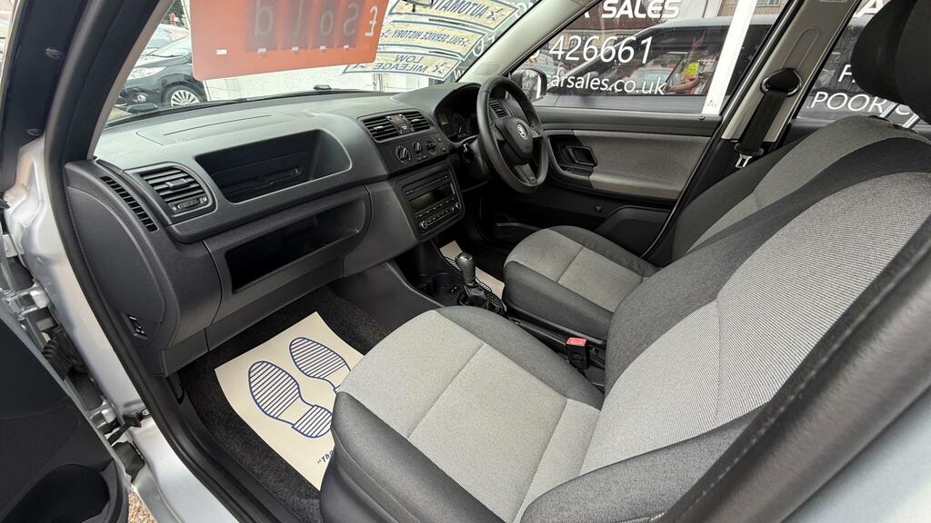 Skoda Fabia Hatchback Beige #15