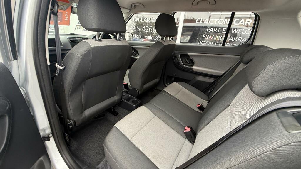 Skoda Fabia Hatchback Beige #17