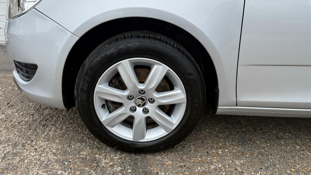 Skoda Fabia Hatchback Beige #19