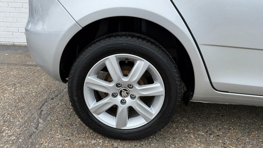Skoda Fabia Hatchback Beige #20