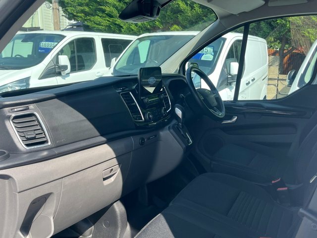 Ford Transit Custom 2.0 300 Ecoblue Limited Panel Van ML71VUE White #4