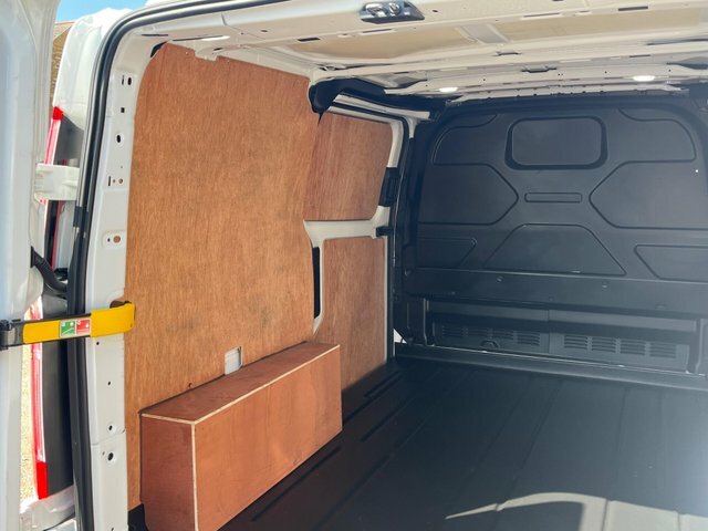 Ford Transit Custom 2.0 300 Ecoblue Limited Panel Van ML71VUE White #5