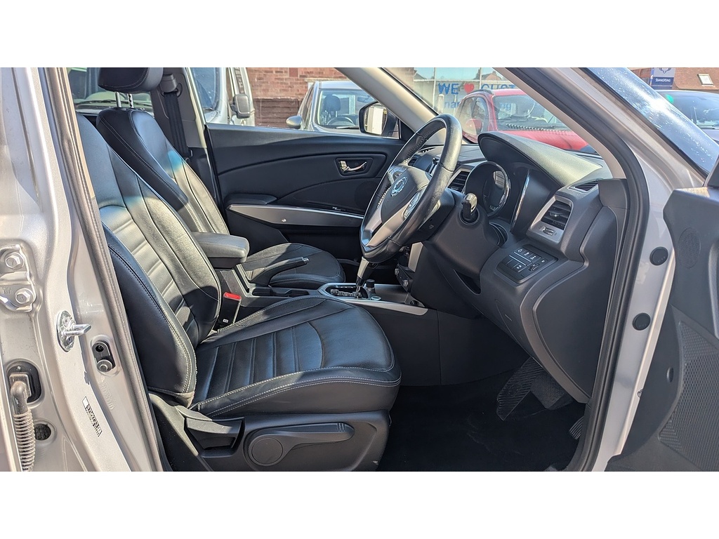 SsangYong Tivoli 1.6 E-xdi Elx Suv 4Wd Euro 6 115 Silver #5