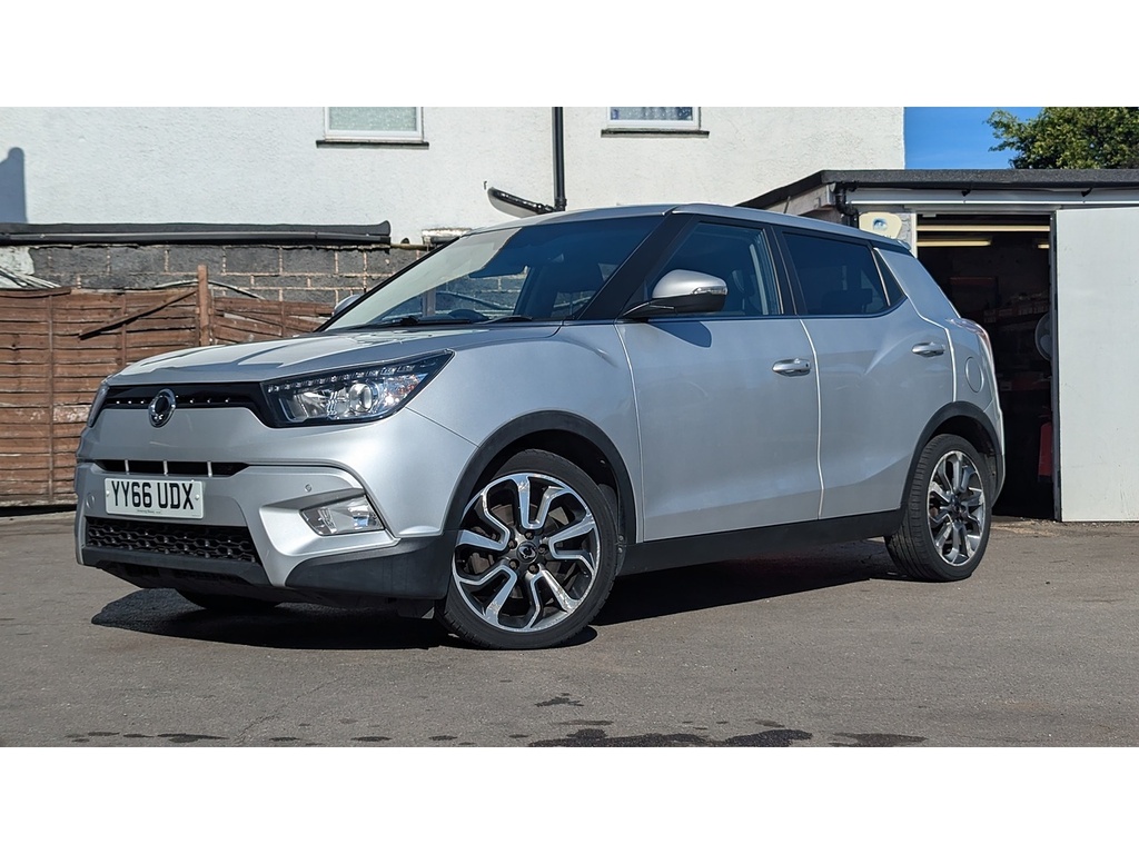 SsangYong Tivoli 1.6 E-xdi Elx Suv 4Wd Euro 6 115 Silver #3