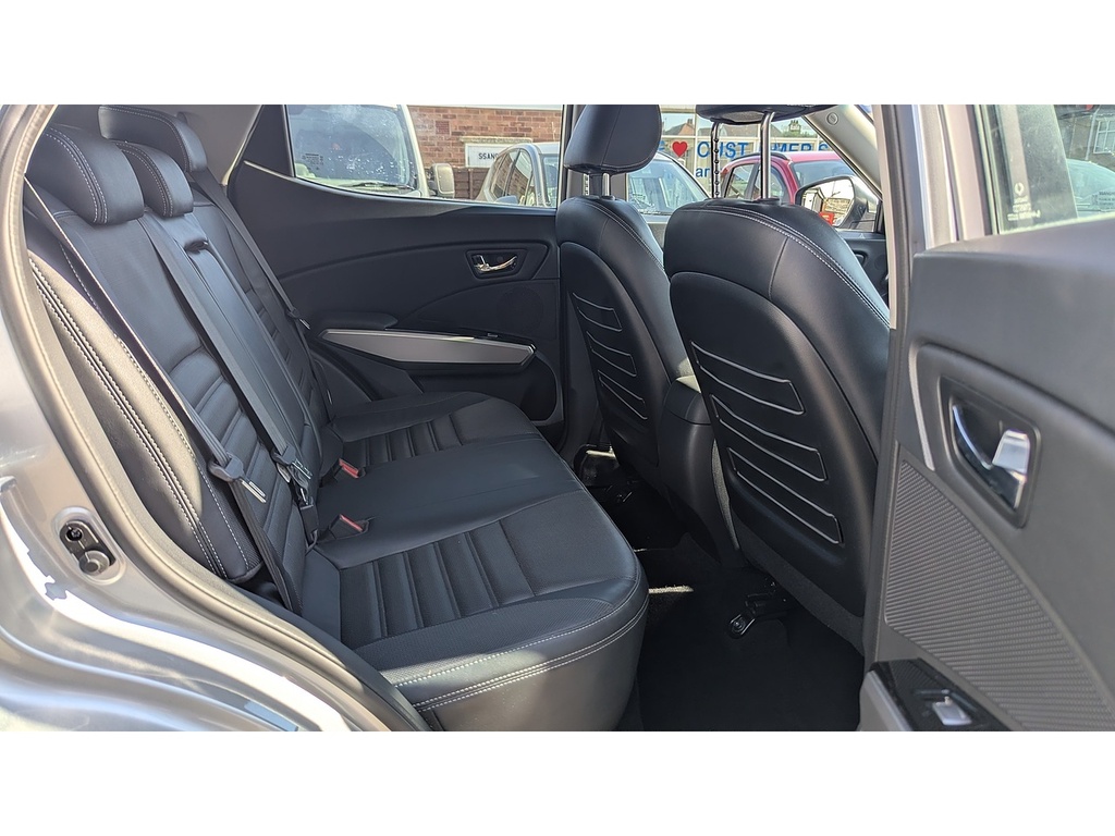 SsangYong Tivoli 1.6 E-xdi Elx Suv 4Wd Euro 6 115 Silver #6