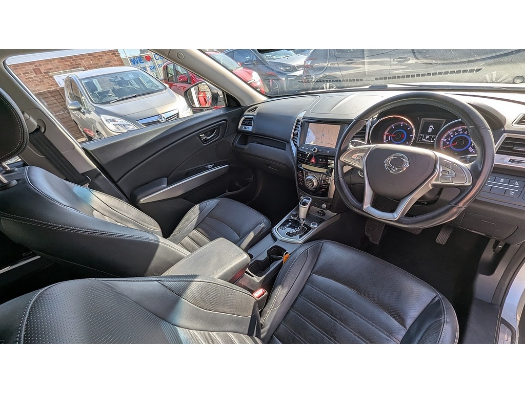 SsangYong Tivoli 1.6 E-xdi Elx Red Edition Euro 6 Blue #8