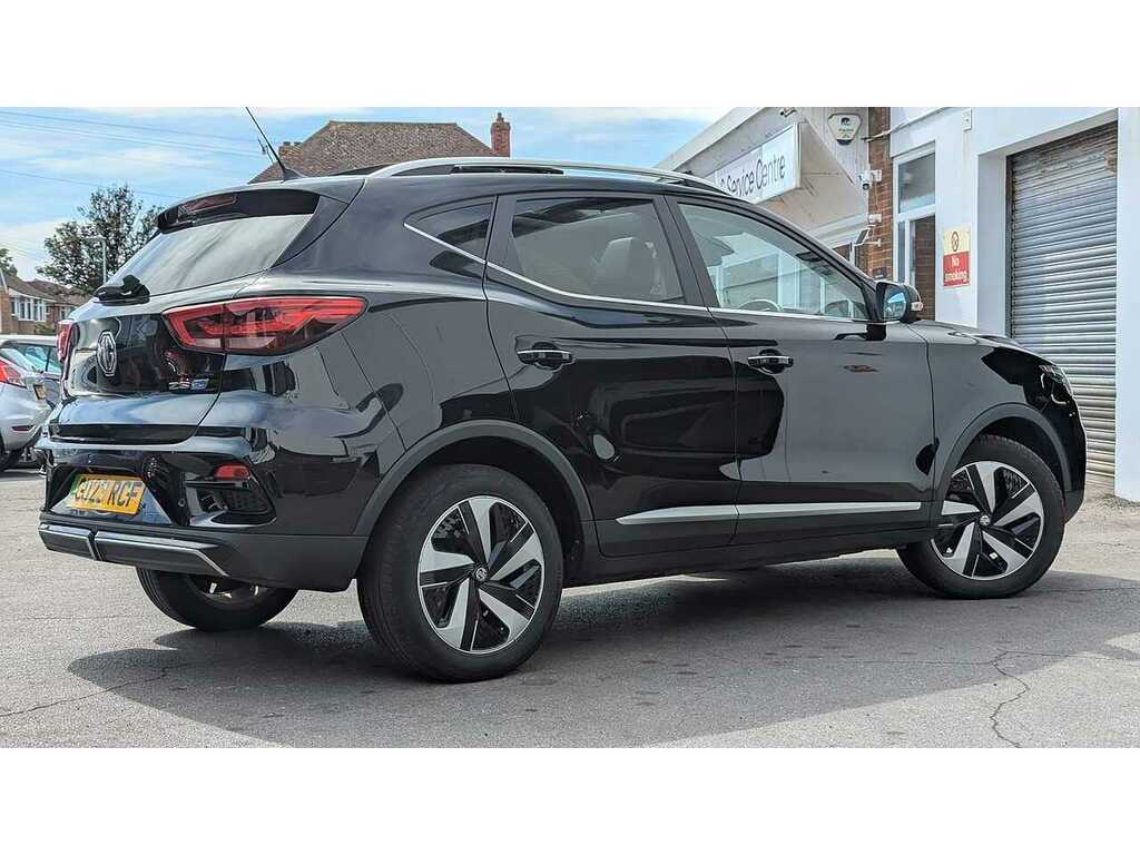 MG ZS 72.6Kwh Trophy Long Range Suv 1 CU23RCF Black #4