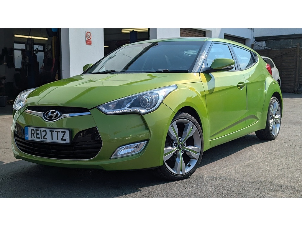 Hyundai Veloster 1.6 Gdi Sport Hatchback Euro 5 Green