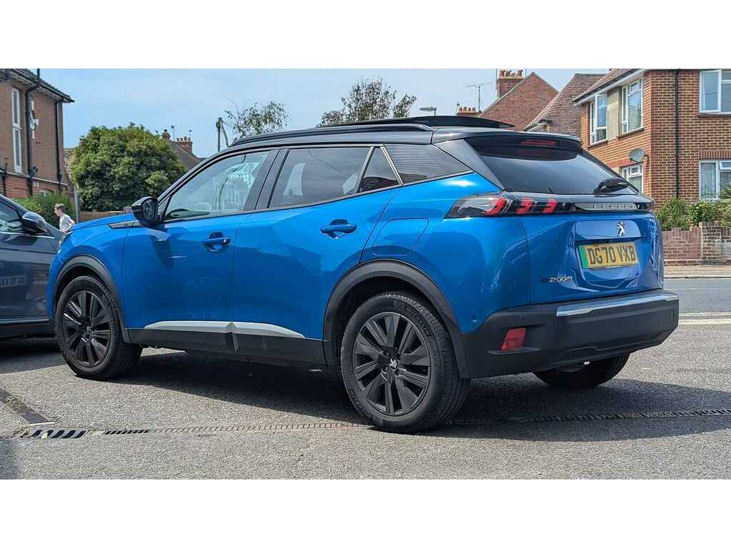 Peugeot e-2008 50Kwh Gt Suv 136 Ps Blue #3
