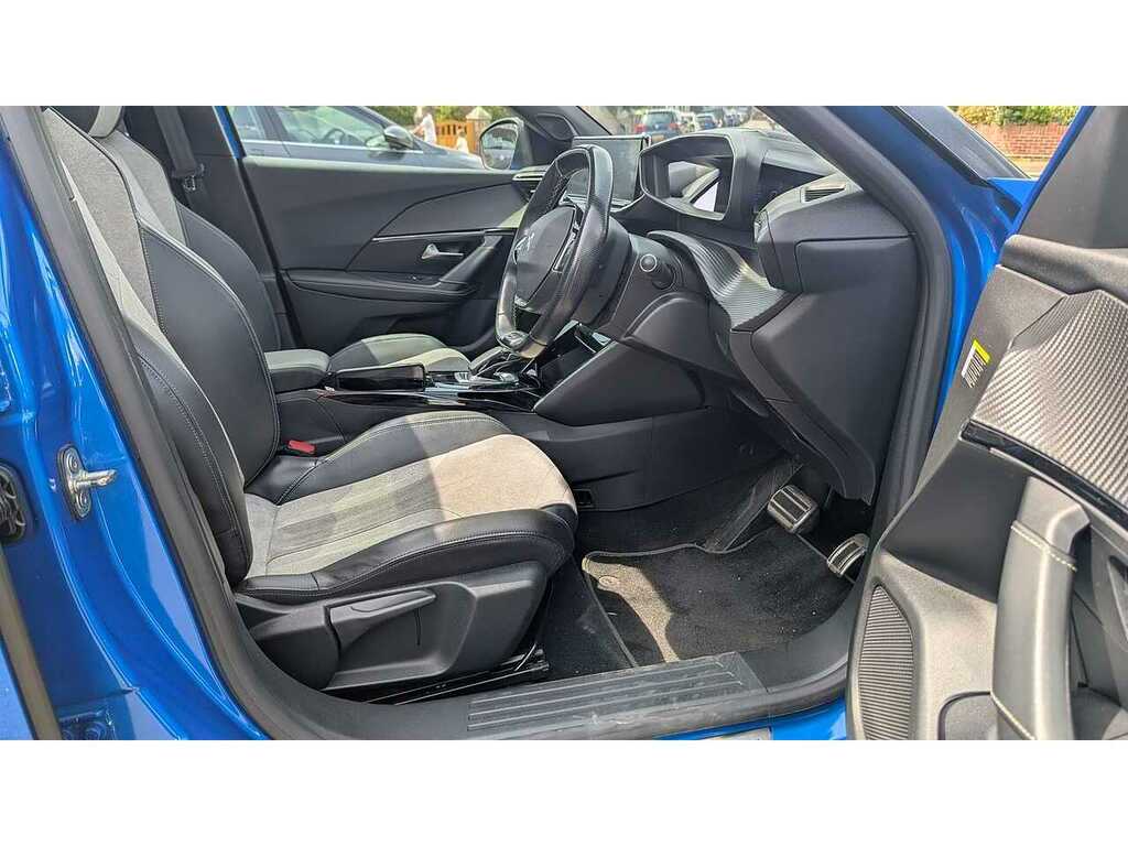 Peugeot e-2008 50Kwh Gt Suv 136 Ps Blue #5