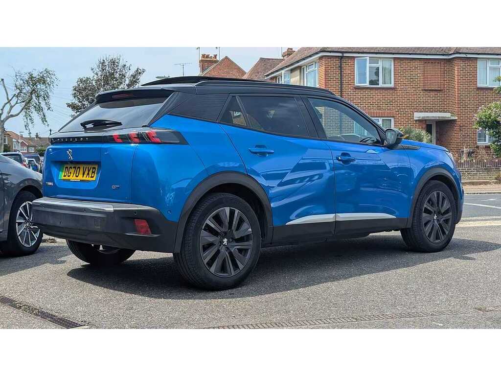 Peugeot e-2008 50Kwh Gt Suv 136 Ps Blue #4