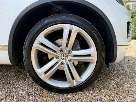Volkswagen Touareg V6 R-line Plus Tdi Bluemotion Technology White #16