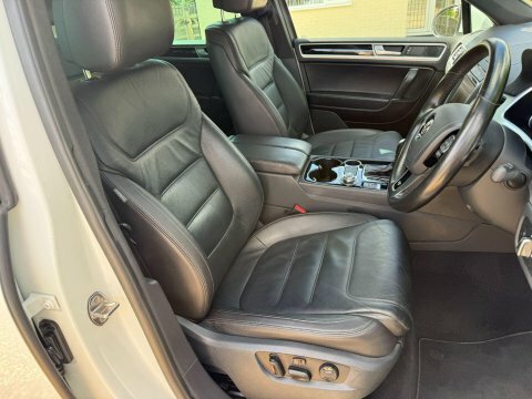 Volkswagen Touareg V6 R-line Plus Tdi Bluemotion Technology White #24