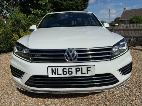 Volkswagen Touareg V6 R-line Plus Tdi Bluemotion Technology White #8