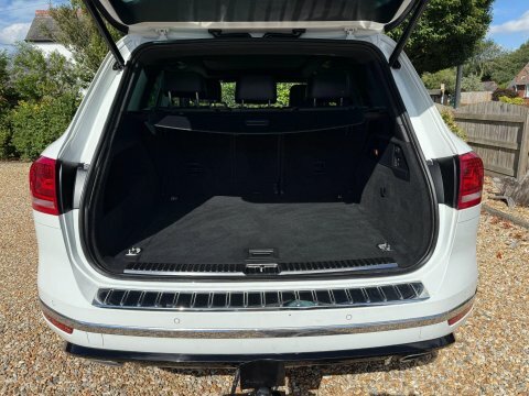 Volkswagen Touareg V6 R-line Plus Tdi Bluemotion Technology White #26