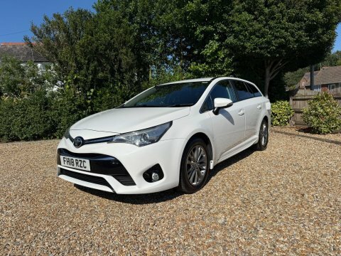 Toyota Avensis 2018 18 2.0 White