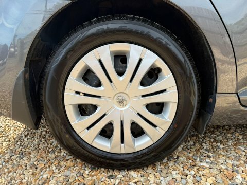 Toyota Avensis Business Edition Brown #12